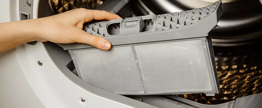 Signs Of A Clogged Dryer Lint Trap in Pinewood, Florida